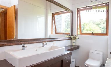 Casa en Arriendo en Preciosa casa, con acceso a la Playa y río, en condominio con seguridad