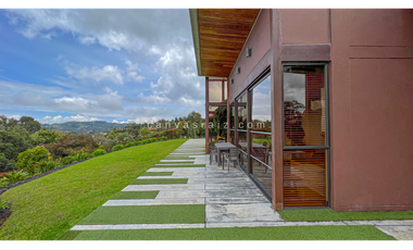 Casa en Parcelación Alto de Palmas