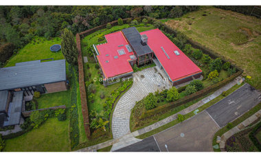 Casa en Parcelación Alto de Palmas