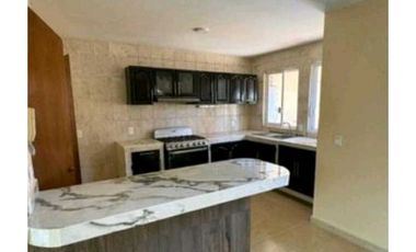 CASA EN VENTA EN CONDOMINIO EN BURGOS BUGAMBILIAS