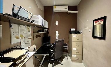 Local con oficinas. Sector Santiago Troncoso, Juárez Chih.