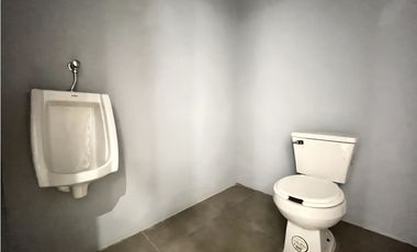 Local con oficinas. Sector Santiago Troncoso, Juárez Chih.