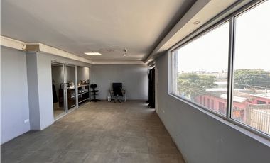 Local con oficinas. Sector Santiago Troncoso, Juárez Chih.