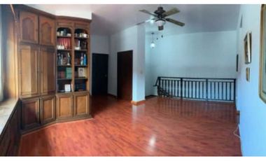 SE VENDE CASA DUPLEX EN LA ALAMEDA CON LINEA BLANCA