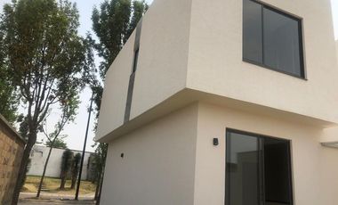 CASA EN VENTA VILLAS DEL CAMPO MOD. CORCEGA