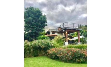 CASA EN VENTA, AVNDARO.