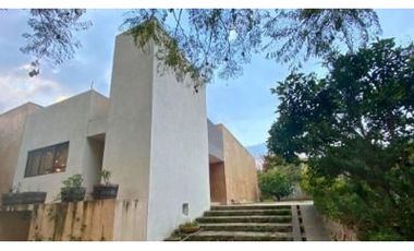 RANCHO CON HUERTA DE AGUACATE