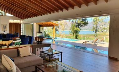 Casa en Venta en la Peña Valle de Bravo