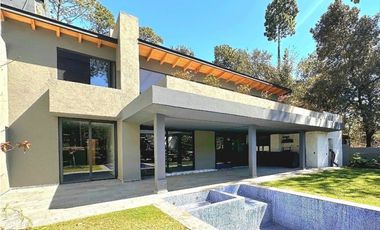 CASA EN RENTA EN AVNDARO VALLE DE BRAVO