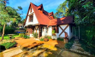 CASA EN VENTA,  AVNDARO.