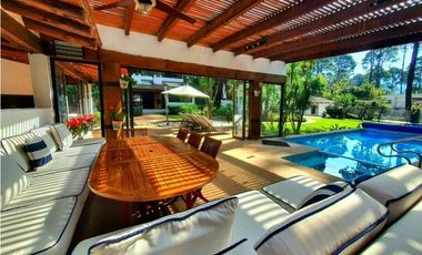CASA EN VENTA,  AVNDARO.