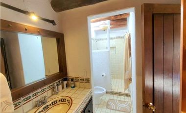 CASA EN VENTA,  AVNDARO.