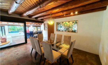 CASA EN VENTA,  AVNDARO.