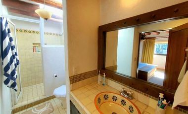 CASA EN VENTA,  AVNDARO.