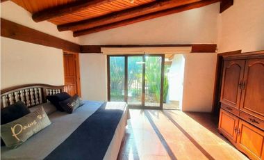 CASA EN VENTA,  AVNDARO.