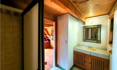 CASA EN VENTA,  AVNDARO.