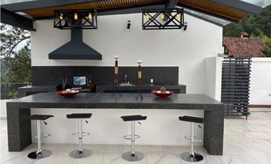 CASA EN VENTA EN AVANDARO VALLE DE BRAVO