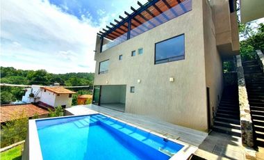 CASA EN VENTA, VALLE DE BRAVO.