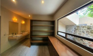 CASA EN VENTA, VALLE DE BRAVO.