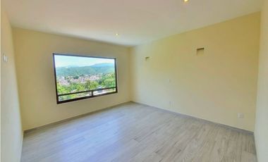 CASA EN VENTA, VALLE DE BRAVO.