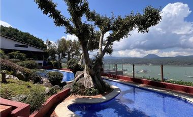 VENTA DE CASA EN CONDOMINIO