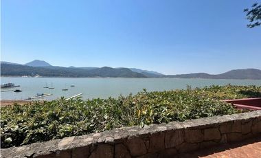 VENTA DE CASA EN CONDOMINIO