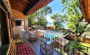 CASA EN VENTA EN AVNDARO