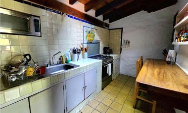 CASA EN VENTA EN AVNDARO