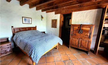 CASA EN VENTA EN AVNDARO