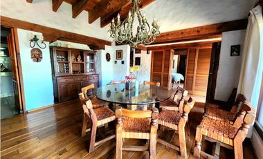 CASA EN VENTA EN AVNDARO