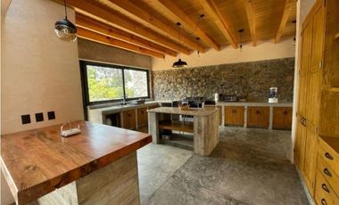 CASA EN RENTA EN CERRO COLORADO