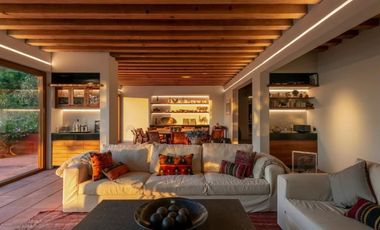 CASA EN VENTA EN VALLE DE BRAVO