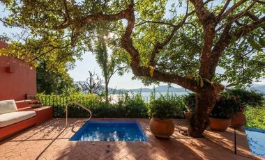 CASA EN VENTA EN VALLE DE BRAVO