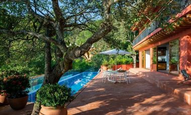 CASA EN VENTA EN VALLE DE BRAVO