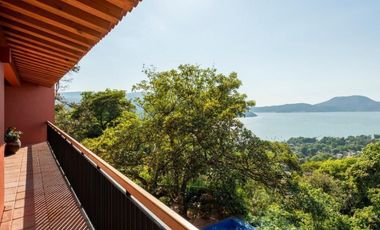 CASA EN VENTA EN VALLE DE BRAVO