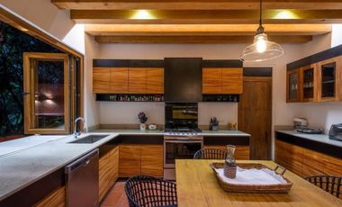 CASA EN VENTA EN VALLE DE BRAVO