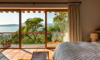 CASA EN VENTA EN VALLE DE BRAVO