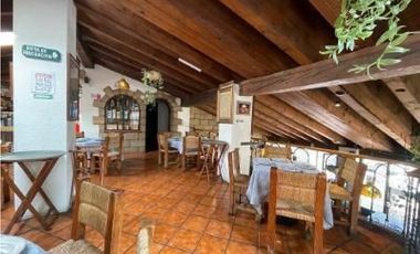 VENTA DE LOCAL COMERCIAL EN AVNDARO