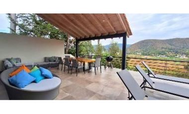 Casa en Venta con Preciosa vista y Acceso al Lago en Valle de Bravo.