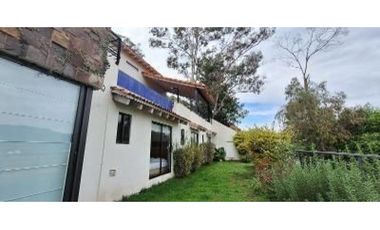 Casa en Venta con Preciosa vista y Acceso al Lago en Valle de Bravo.
