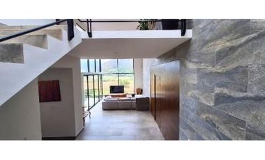 Casa en Venta con Preciosa vista y Acceso al Lago en Valle de Bravo.