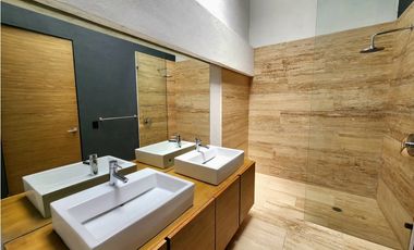 Moderna Casa en Renta con Vista al Lago en Valle de Bravo