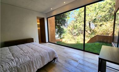 Moderna Casa en Renta con Vista al Lago en Valle de Bravo