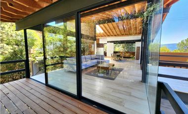 Moderna Casa en Renta con Vista al Lago en Valle de Bravo