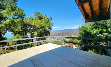 Moderna Casa en Renta con Vista al Lago en Valle de Bravo