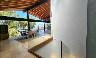 Moderna Casa en Renta con Vista al Lago en Valle de Bravo