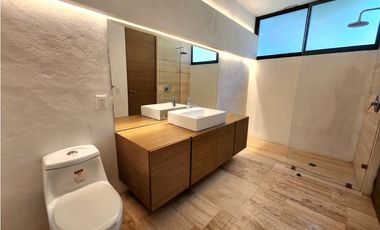Moderna Casa en Renta con Vista al Lago en Valle de Bravo