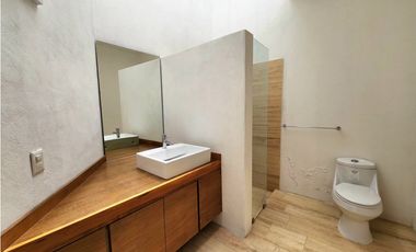 Moderna Casa en Renta con Vista al Lago en Valle de Bravo