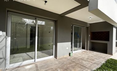 Venta Departamento 3 ambientes con cochera y jardín en Nuevo Quilmes Externo - Bernal