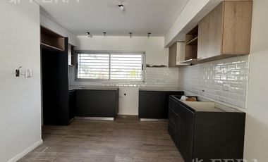Venta Departamento 3 ambientes con cochera y jardín en Nuevo Quilmes Externo - Bernal